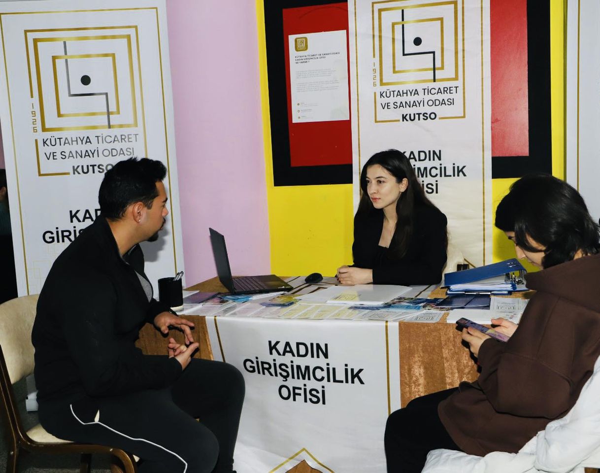 Kütahya Ticaret ve Sanayi Odası, Kadın Girişimcilik Ofisi ile Kütahyalı kadınları destekliyor