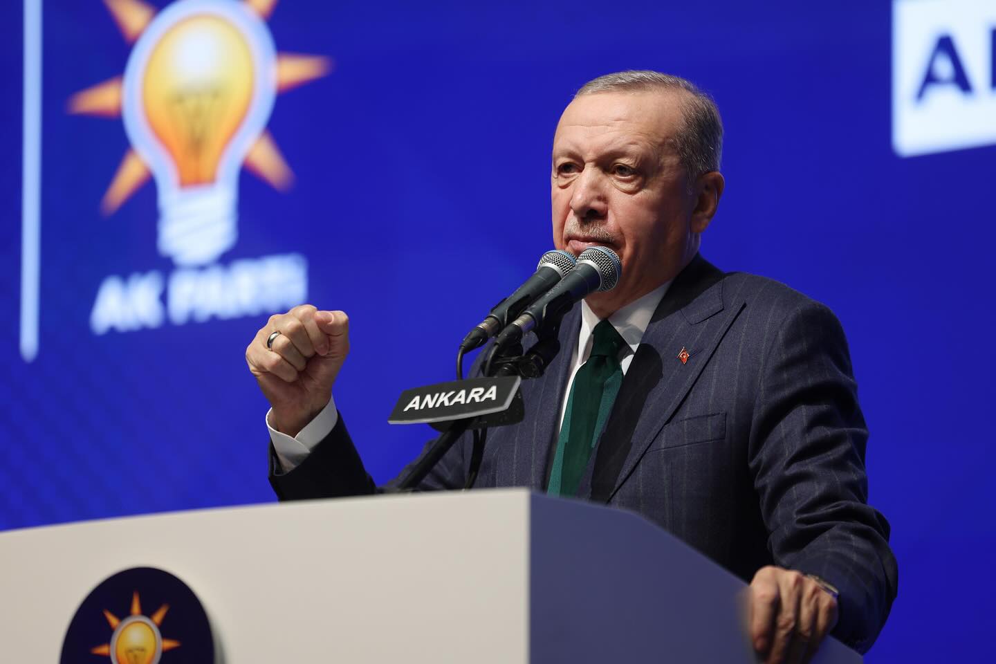 AK Parti Milletvekili Yurdunuseven, partinin aday tanıtım toplantısı sonrası açıklama yaptı.