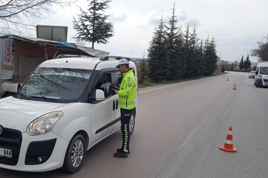 İlimizde Yapılan Trafik Denetimlerinde 5.952 Araç Sorgulandı, 80 Araç Trafikten Men Edildi