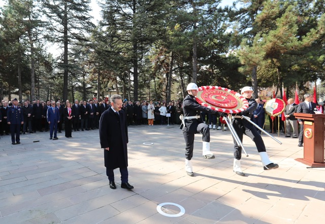Eskişehir'de Şehitlerimiz Unutulmadı, Kabirleri Başında Anıldı