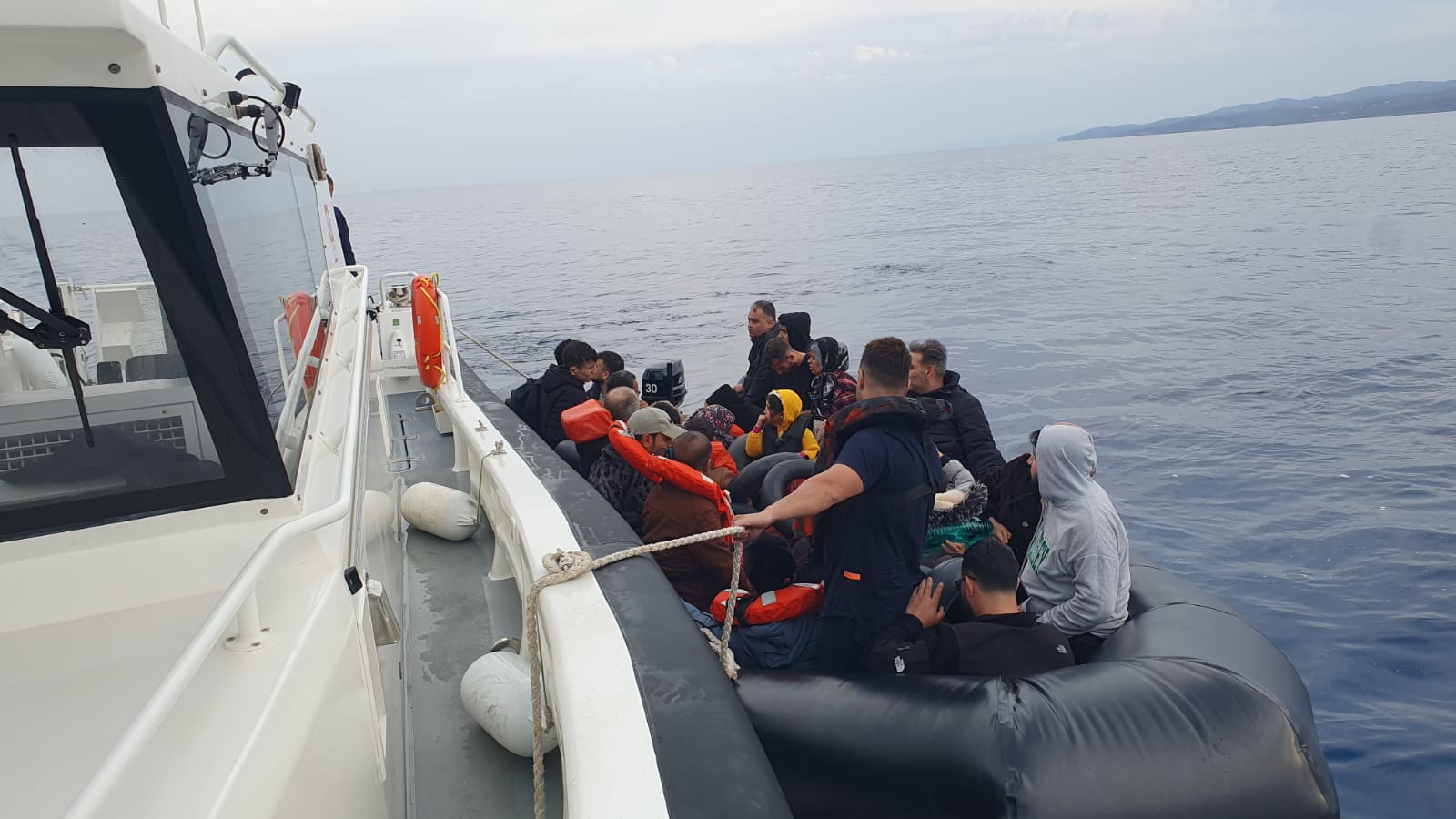 İzmir Çeşme'de Düzensiz Göçmen Operasyonu