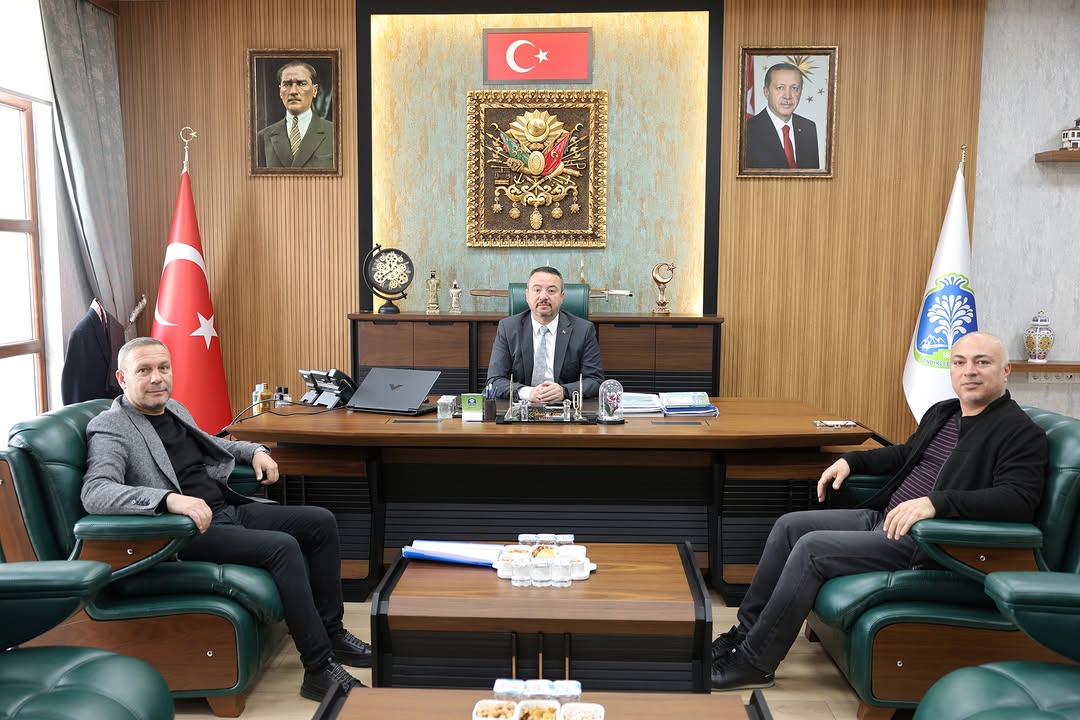 Sandıklı Belediye Başkanı Adnan Öztaş'a Ziyaret: Afyonkarahisar İl Genel Meclisi Üyesi ve TSO Başkanı Ziyarette Bulundu