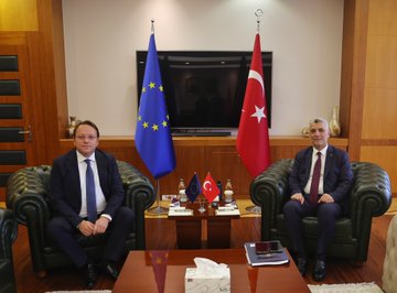 Gözler Türkiye-AB İlişkilerinde: Ticaret Bakanı Ömer Bolat, Avrupa Komisyonu Komiseri Oliver Varhelyi ile Görüştü