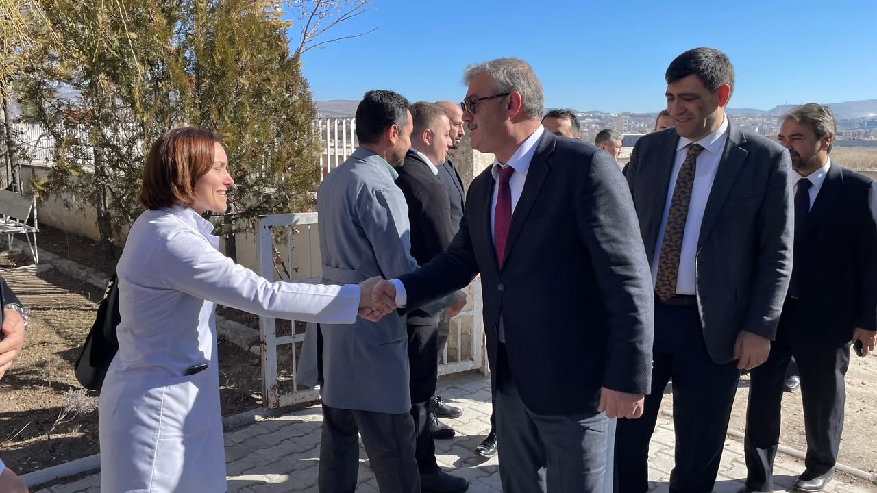 Yükseköğretim ve Yurt Dışı Eğitim Genel Müdürü, İscehisar Hacı Süleyman Selek Mesleki ve Teknik Anadolu Lisesini Ziyaret Etti