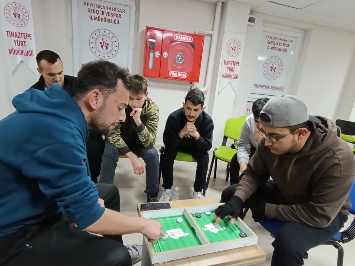 Afyonkarahisar'da Nostaljik Oyunlarla Öğrenci Şenliği
