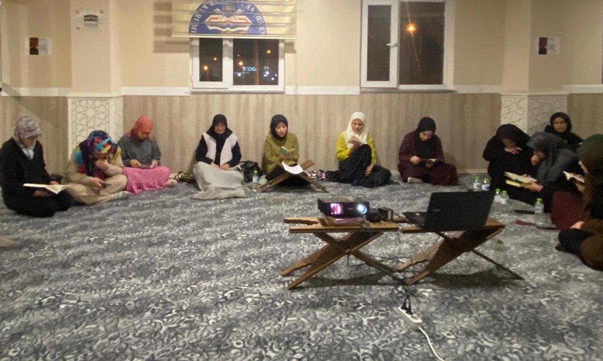 Afyonkarahisar'daki Öğrenci Yurtlarında Kadir Gecesi Coşkusu