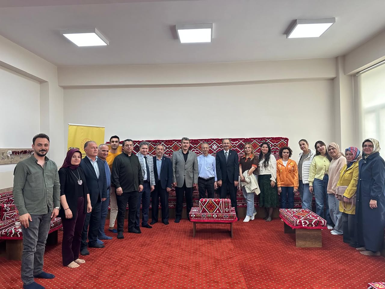 Afyonkarahisar'da Öğretmen Akademisi Edebiyat Etkinlikleri Abdurrahim Karakoç'u Anlattı