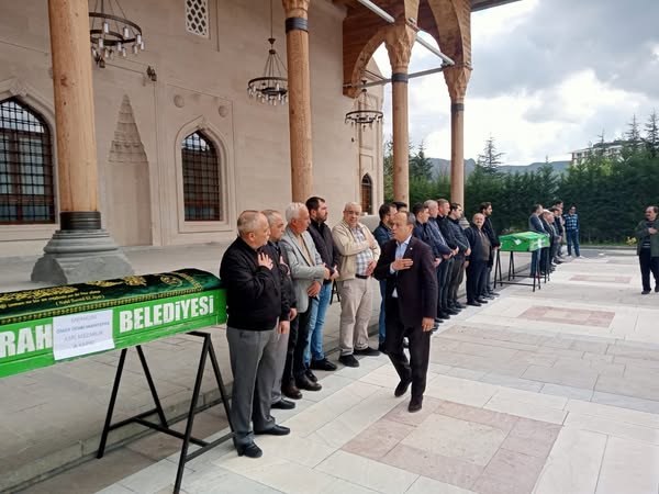 Afyonkarahisar Ticaret ve Sanayi Odası Üyelerinin Katılımıyla Ömer Vehbi Mayatepek'in Cenaze Namazı Kılındı