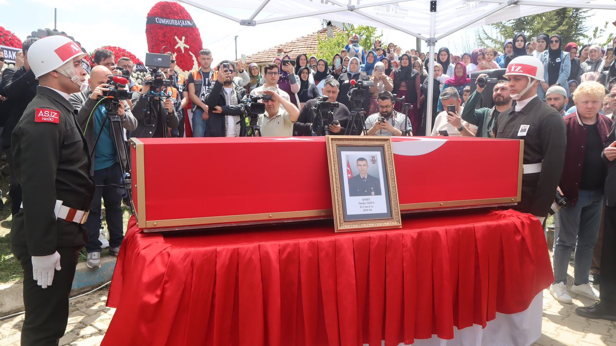 Şehit Uzman Çavuş Özen'in Cenaze Törenine Katılım