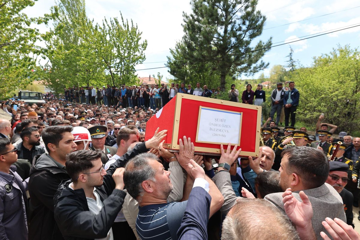 Şehit İstihkâm Uzman Çavuş Önder Özen, Sinanpaşa'da Toprağa Verildi