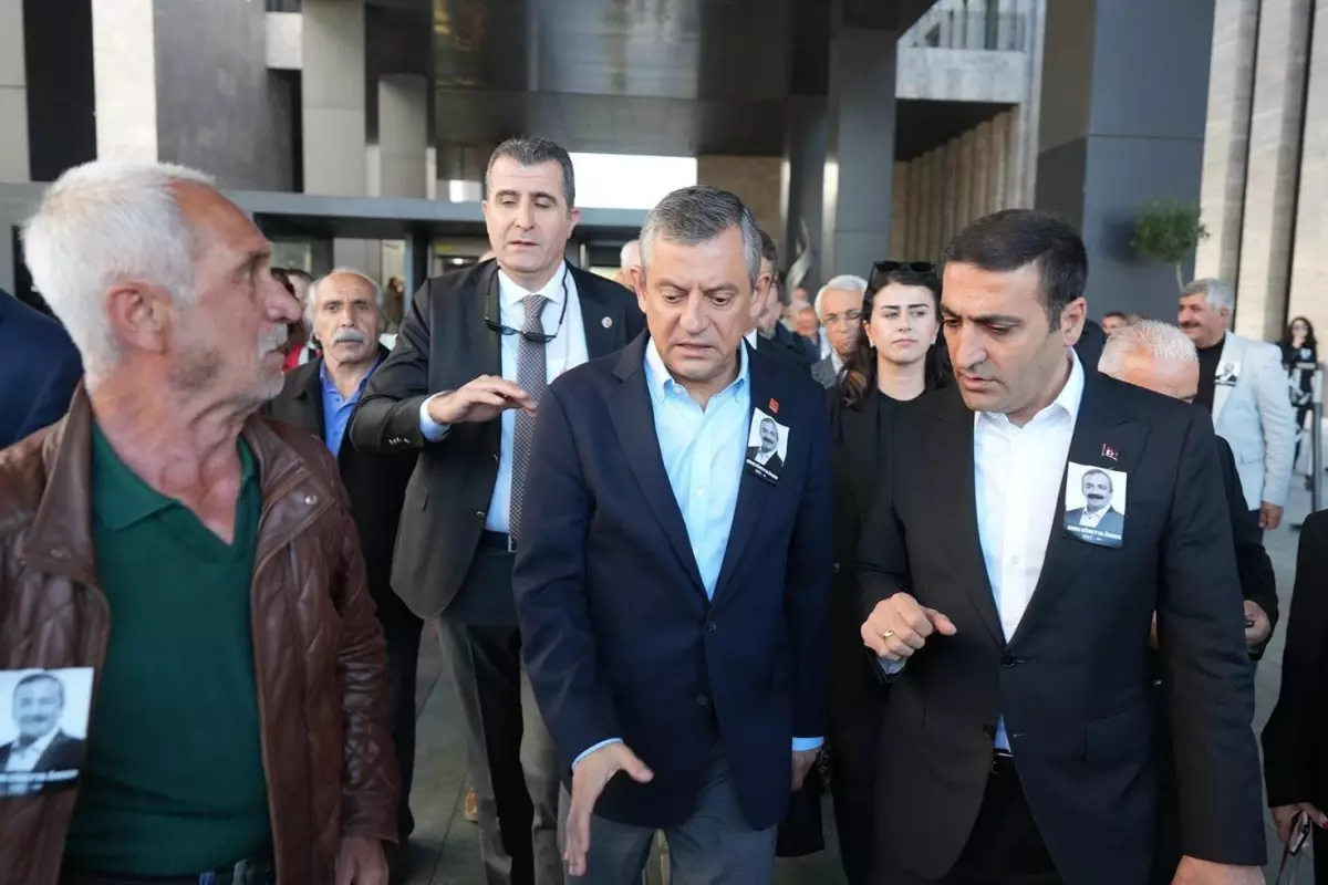 CHP Lideri Özgür Özelle Saldırı: Saldırganın İfadesinde Şaşırtan Banka Parası Detayı
