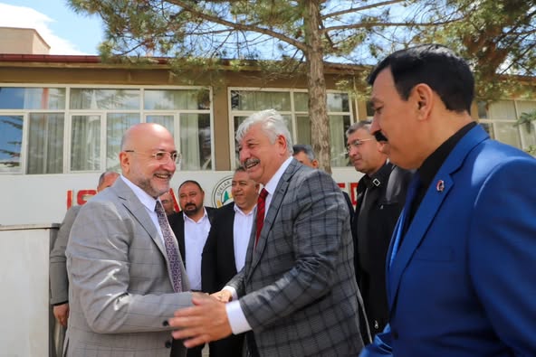 AK Parti Afyonkarahisar İl Başkanı Şahin, Işıklar Beldesi'nde Belediye Başkanı Karamoçu ile İstişarede Bulundu