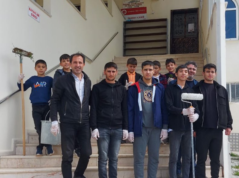 GSB Afyonkarahisar Yurtları'nda Öğrencilerden Mahallede Hoş Manevralar