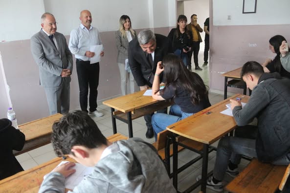 Afyonkarahisar'da Bilgi ve Kültür Yarışması: Öğrenciler Şehrin Zenginliklerini Keşfetti