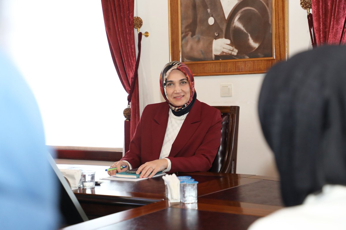 Afyonkarahisar Valisi Güran Yiğitbaşı, AK Parti Kadın Kolları Başkanı Çengel'i Makamında Kabul Etti