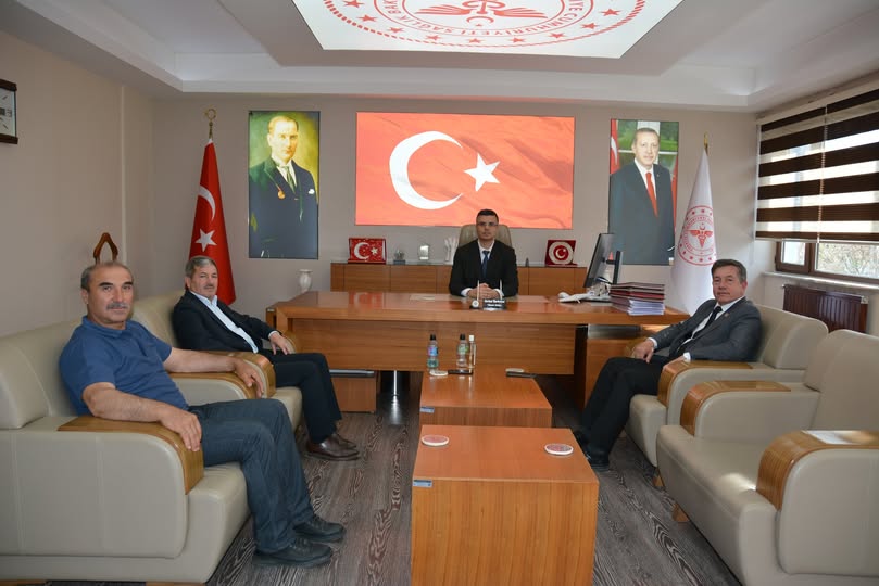 AK Parti Çay İlçe Başkanı ve Eki, Afyonkarahisar İl Sağlık Müdürü'nü Ziyaret Etti