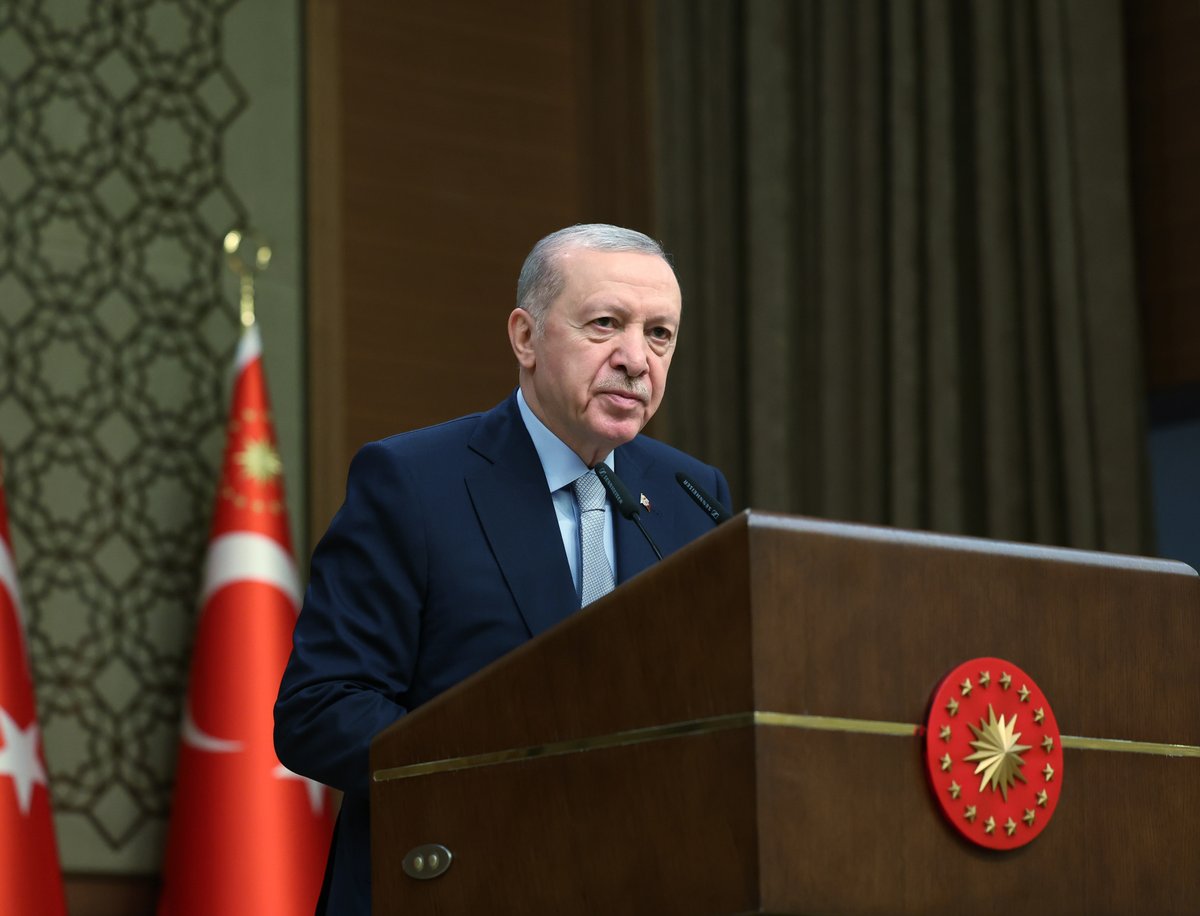Cumhurbaşkanı Erdoğan, 10. Anadolu Medya Ödülleri'ni Takdim Etti
