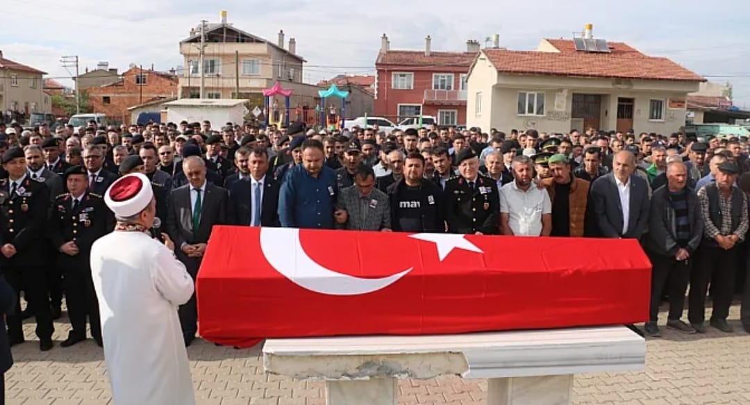 Afyonkarahisar CHP İl Başkanı, Şehit Jandarma Uzman Çavuş Tayfun Şahintepe'nin Cenaze Törenine Katıldı