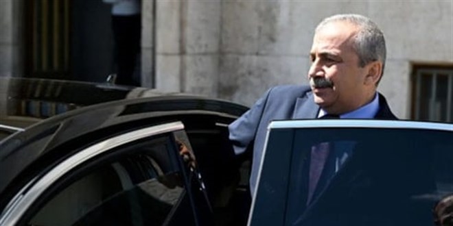 Sırrı Süreyya Önder'in Aracında Suikast Girişimi İddiası