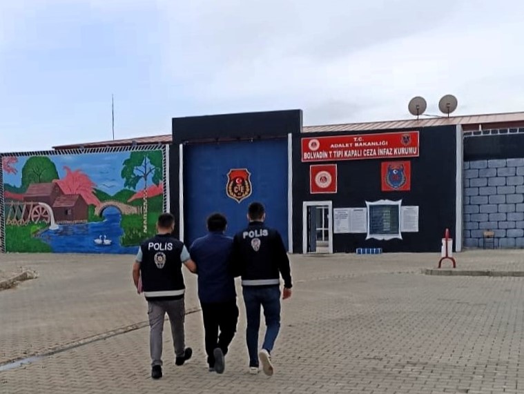 Afyonkarahisar'da Bilinmeyen Şahıs Yakalandı: Dolandırıcılık ve Kaçma Şüphesi