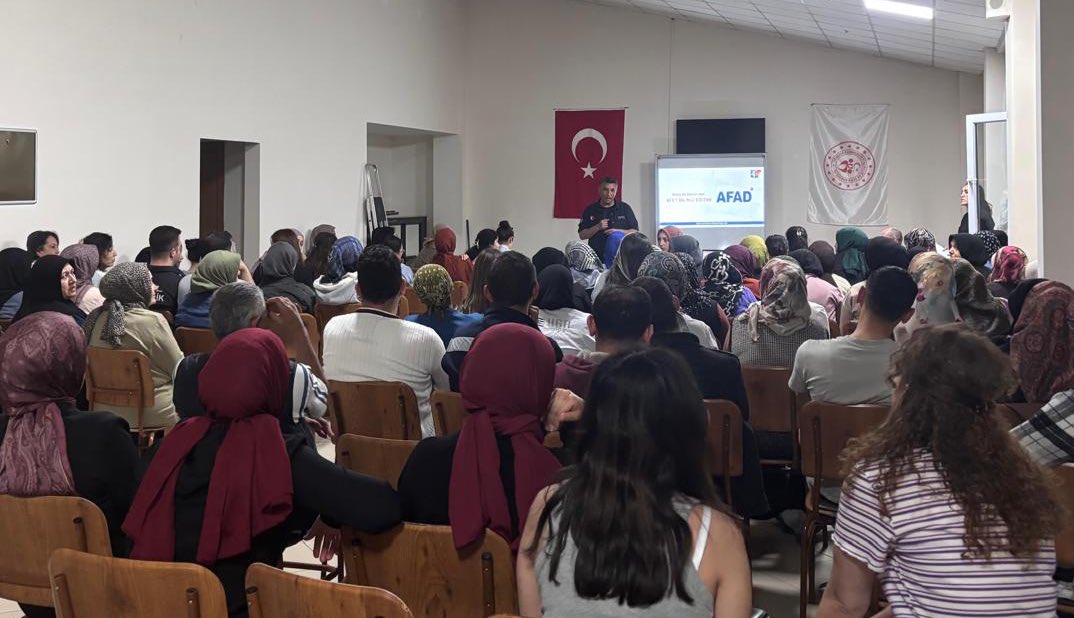 GSB Afyonkarahisar Yurtlarında Öğrencilere Afet Farkındalık Eğitimi Verildi