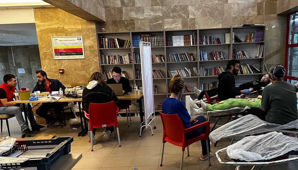 Afyonkarahisar'daki GSMB Yurtları Öğrencilerinden Kan Bağışı Etkinliği