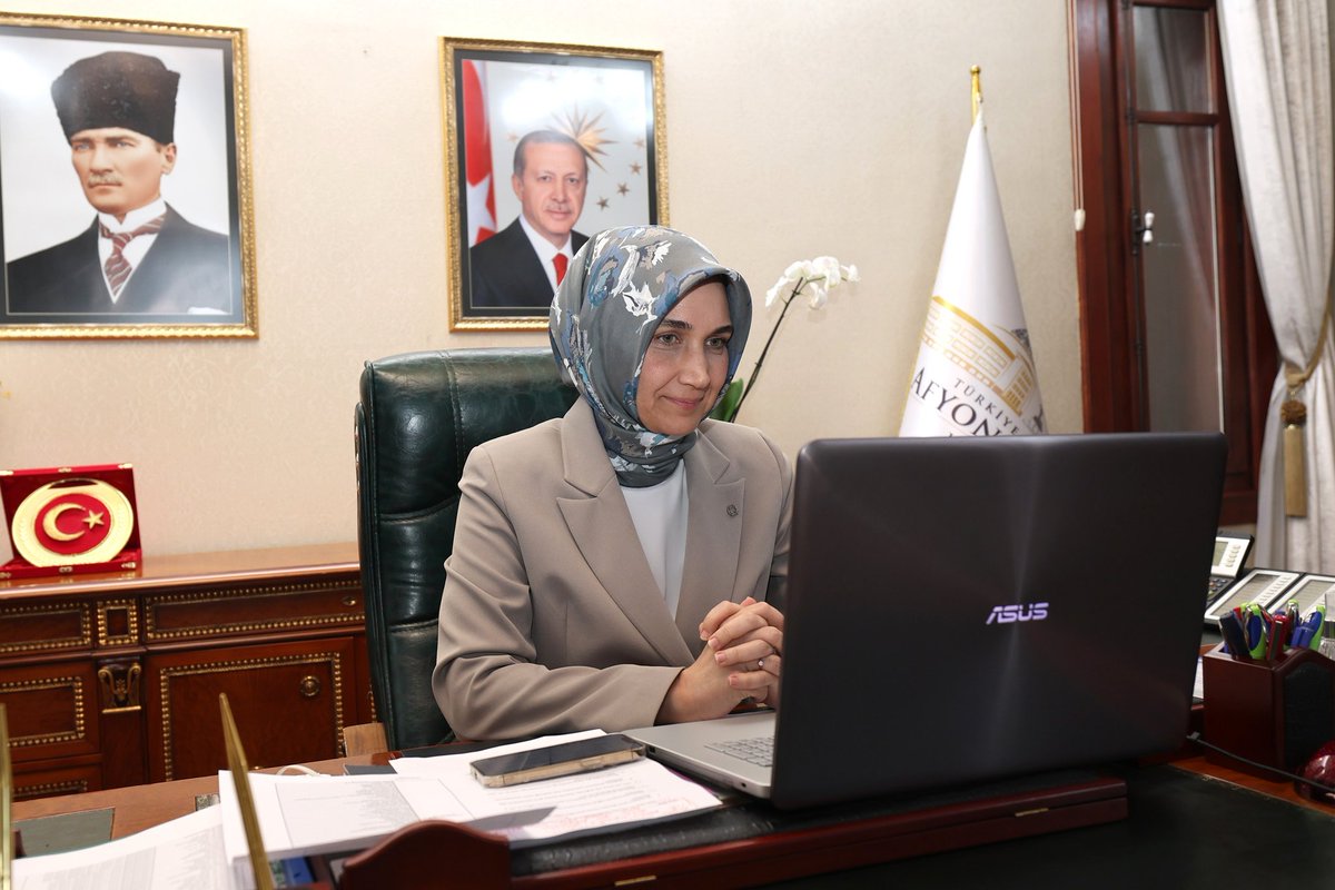 Afyonkarahisar Valisi Kübra Güran Yiğitbaşı, Kariyer Söyleşilerinde Vatandaş-Devlet İletişimini Ele Aldı