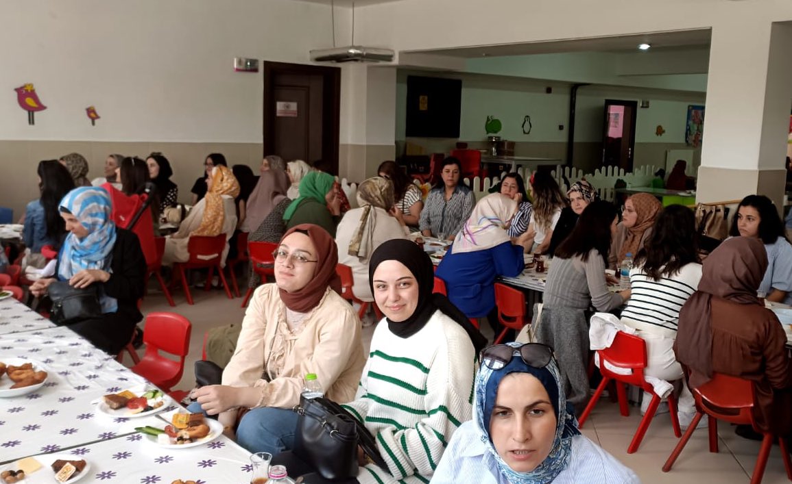 GSB Afyonkarahisar Yurtları Öğrencilerinden Anneler Günü Kutlaması