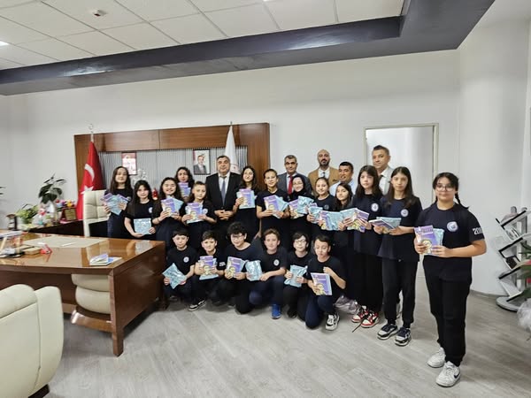 Afyonkarahisar'dan Kitap Sevdalısı Öğrencilerden İl Milli Eğitim Müdürü'ne Ziyaret