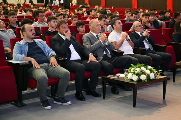 Afyon Kocatepe Üniversitesi'nde Lotus Akademi ile AKÜFEST 25 Etkinlikleri Düzenlendi