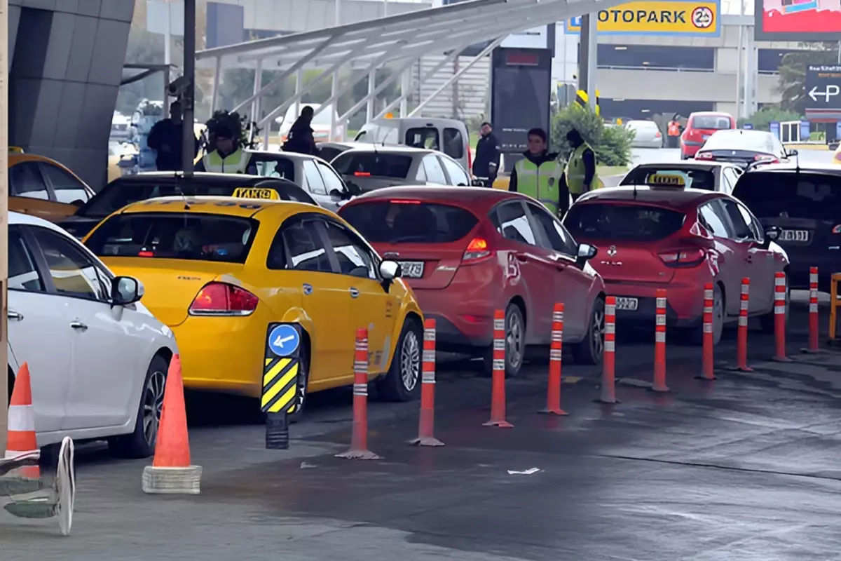 İstanbul'da Otopark Ücretleri Rekor Seviyede: Sürücüler Yüksek Maliyetle Park Etme Zorluğu Yaşıyor