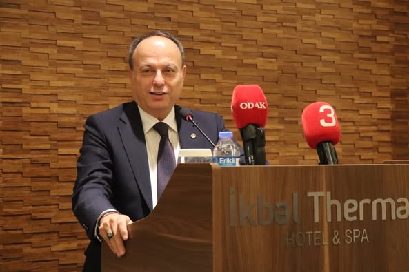 Afyonkarahisar'da Eğitim Vakfı Genel Kurulu ve Yemek Programına Yoğun İlgi