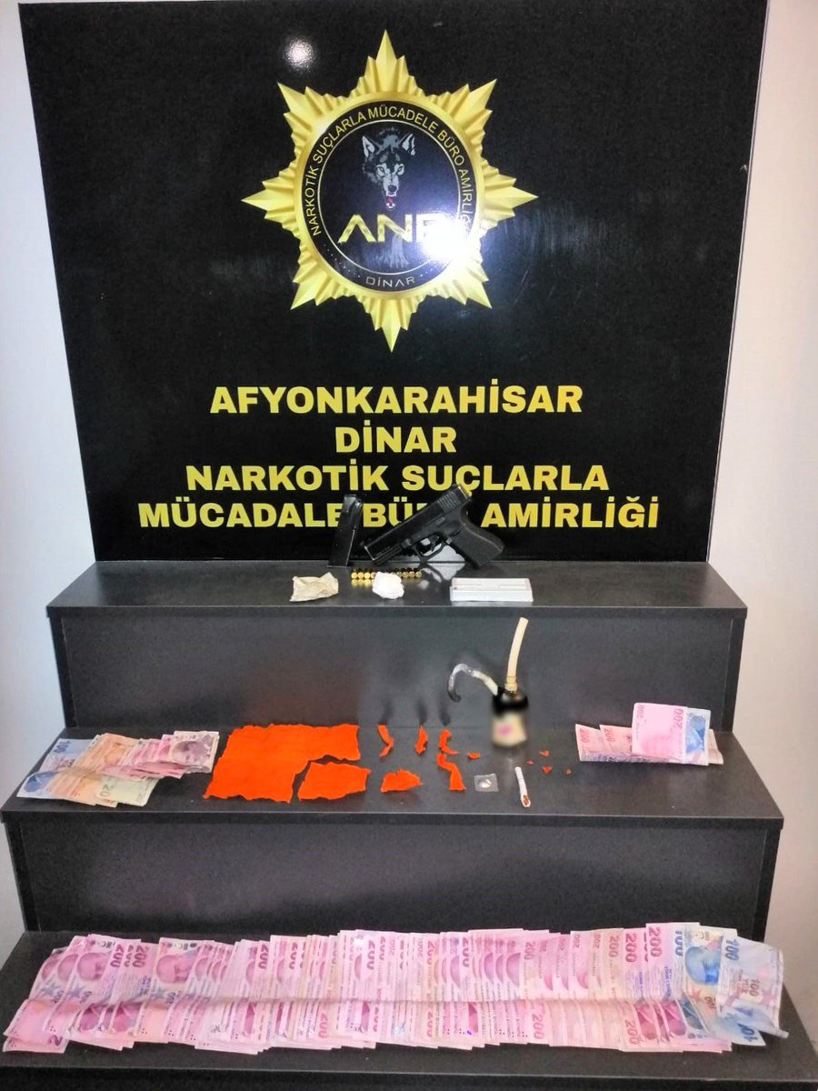 Afyonkarahisar'da Uyuşturucuya Kaçak Operasyonu: Sokak Satıcılarına Yönelik Çalışmalarla Çok Sayıda Madde Ele Geçirildi
