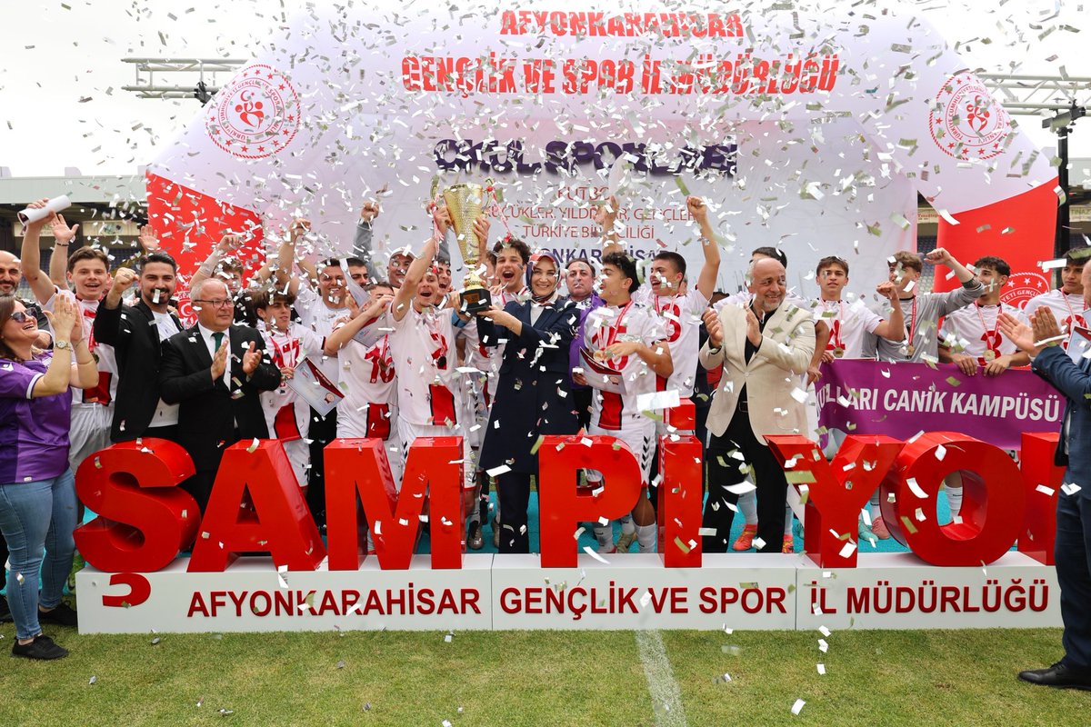Afyonkarahisar'da Gençler Futbol Şampiyonası Sona Erdi