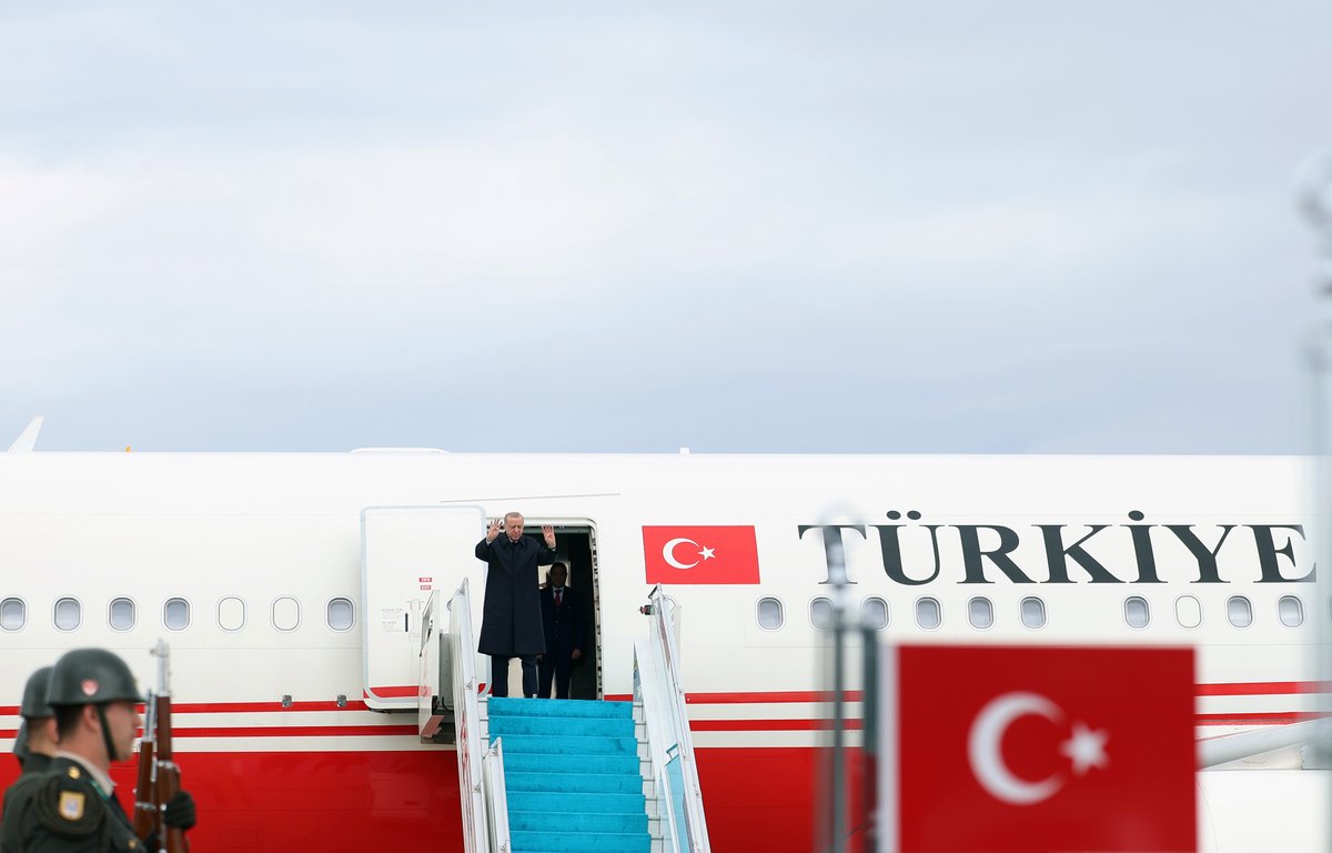 Erdoğan, Arnavutluk'ta Avrupa Siyasi Topluluğu Zirvesi'ne Katıldı