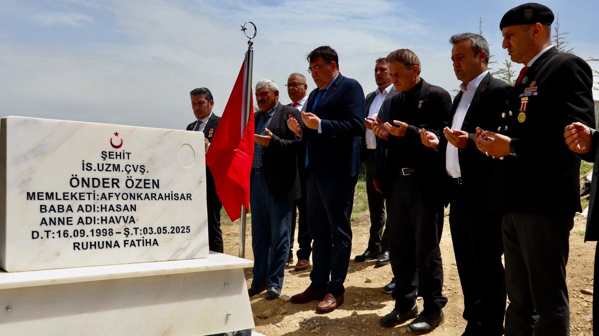 CHP Afyonkarahisar Heyeti, Şehit Uzman Çavuş Önder Özen'in Ailesini Ziyaret Etti