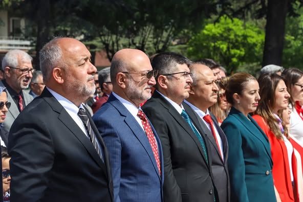 AK Parti Afyonkarahisar İl Başkanı Şahin, 19 Mayıs Atatürk'ü Anma, Gençlik ve Spor Bayramı'nda Çelenk Koydu