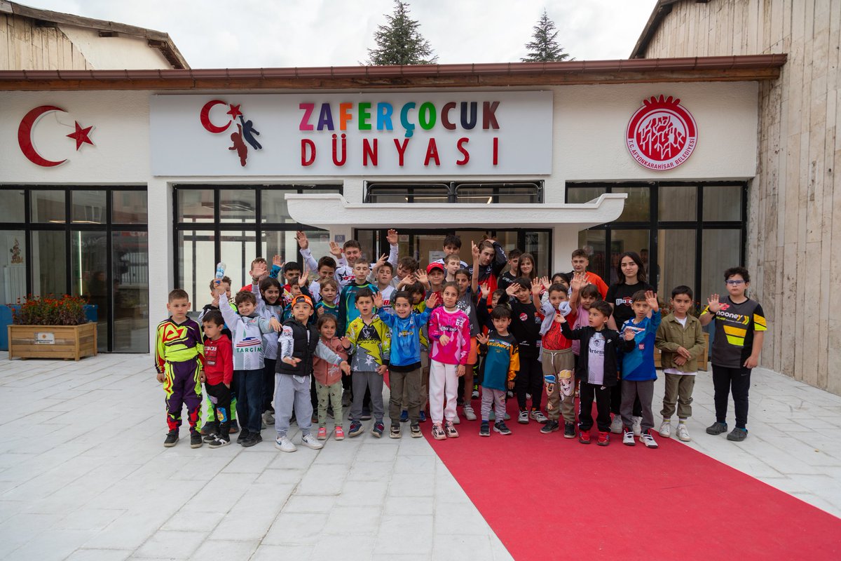 Avrupa Motokros Şampiyonası Sporcuları Afyonkarahisar'da Zafer Çocuk Dünyamızı Ziyaret Etti
