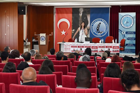 Afyon Kocatepe Üniversitesi'nde Kişisel Gelişim ve Girişimcilik Semineri Düzenlendi