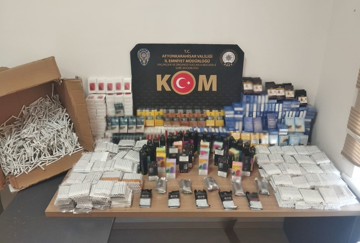Afyonkarahisar'da Kaçakçılık Operasyonu: Bin 920 Adet Kaçak Ürün Ele Geçirildi