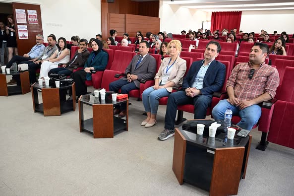 Afyon Kocatepe Üniversitesi Mezunları Başarılarını Paylaştı