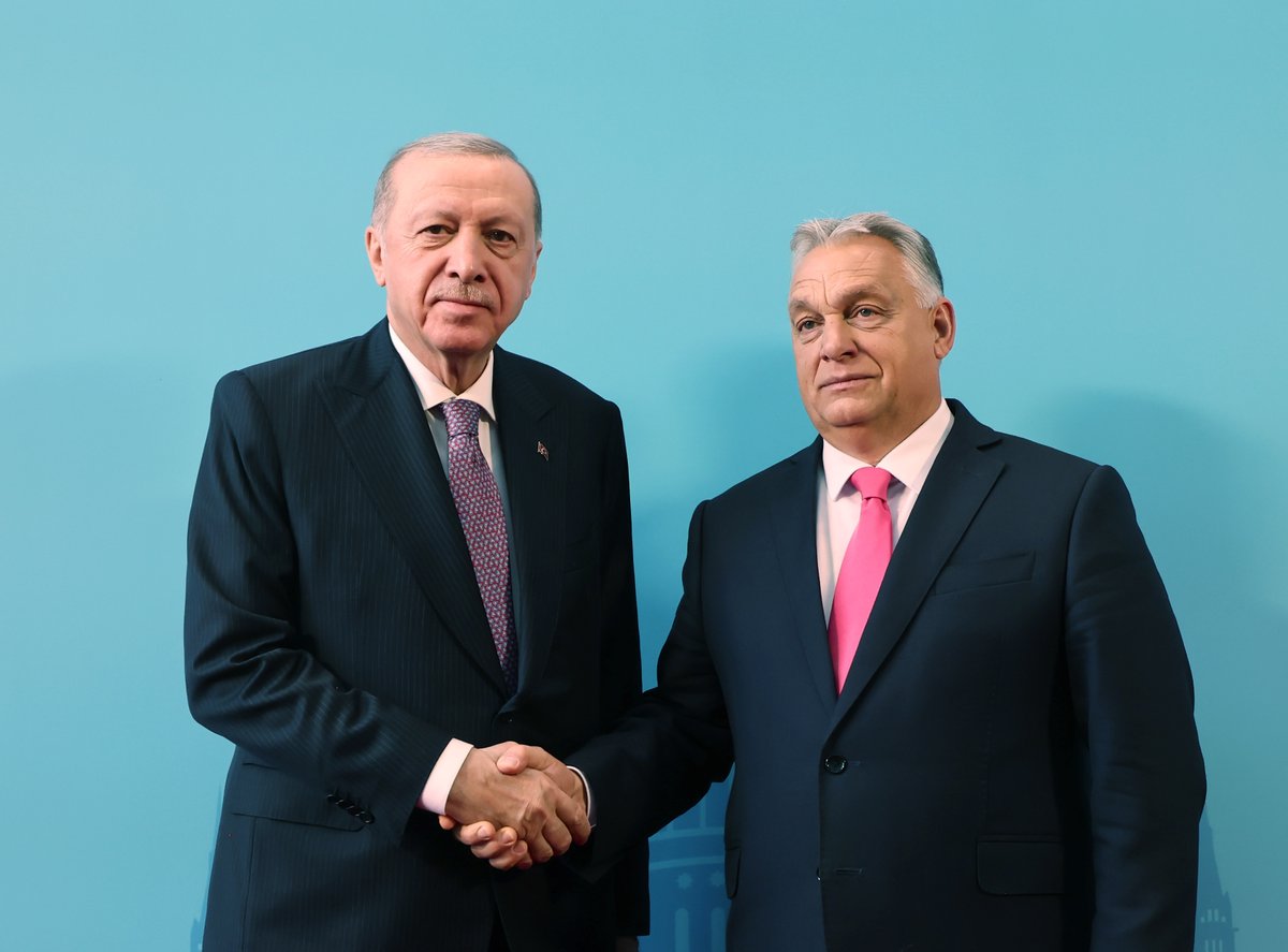 Cumhurbaşkanı Erdoğan, Türk Devletleri Teşkilatı Zirvesi'nde Budapeşte Deklarasyonu'nu İmzaladı