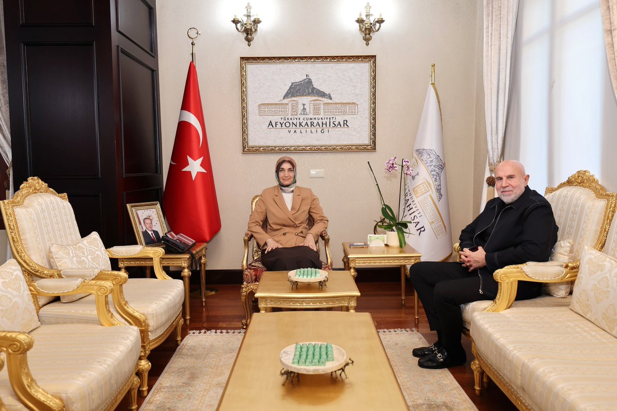 Afyonkarahisar Valisi Doç. Dr. Yiğitbaşı, İş İnsanı Kazım Özer'i Kabul Etti