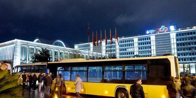 İstanbul'da Özel Halk Otobüsleri Seferlere Ara Verdi: Toplu Ulaşımda Büyük Aksama