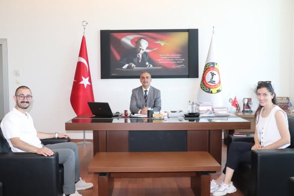 Afyonkarahisar Ticaret ve Sanayi Odası Başkanı, Frigya Diş Merkezi Doktorları Tarafından Ziyaret Edildi