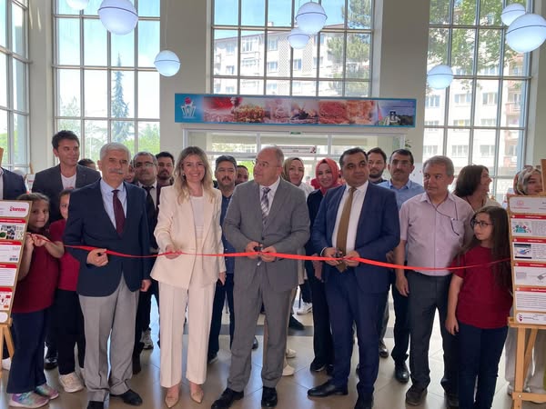 Afyonkarahisar'da Harezmi Eğitim Modeli Yıl Sonu Sergisi Coşkuyla Gerçekleştirildi