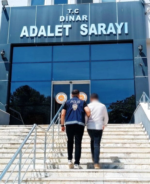 Aranan Firari Şahıs Afyonkarahisar'da Yakalandı