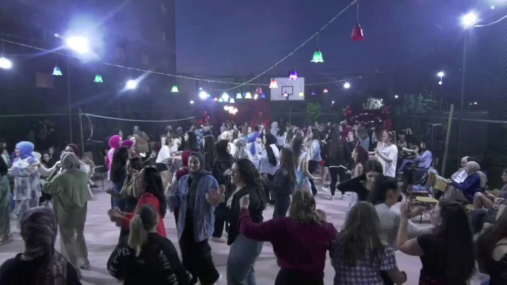 Afyonkarahisar'da Destine Hatun Yurdu'nda Mezuniyet Coşkusu