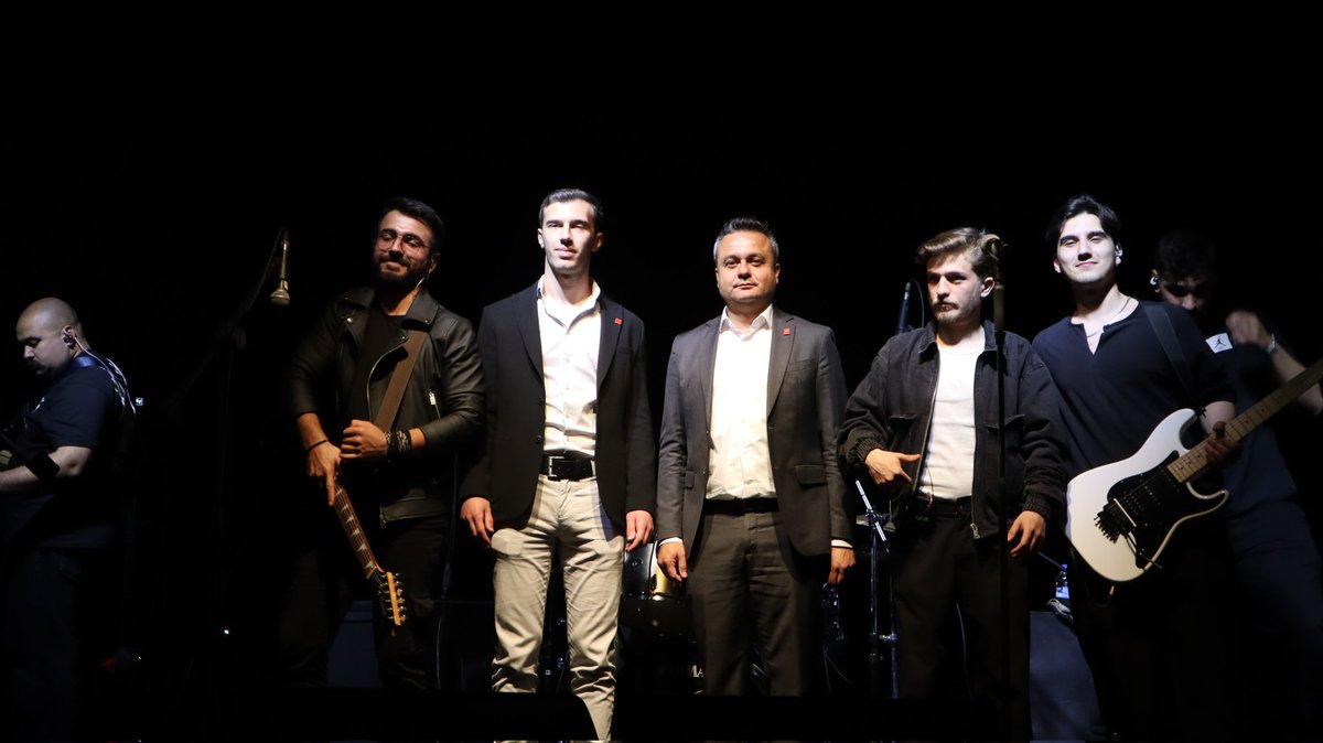 Afyonkarahisar'da Gençlik Konseri Yoğun İlgi Gördü