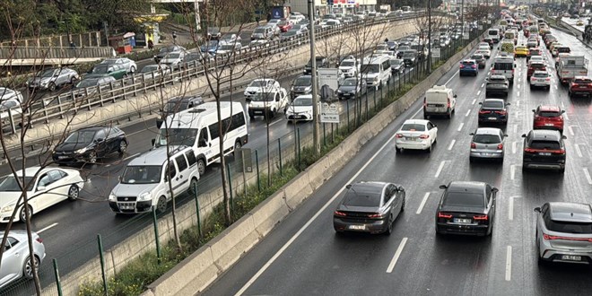 İstanbul'da Fenerbahçe Beko Şampiyonluk Kutlaması Nedeniyle Trafiğe Kapanacak Yollar Açıklandı